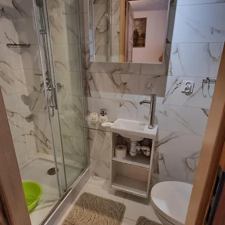 Goscinny Letni Dom Panstwa Grybek בית אירוח