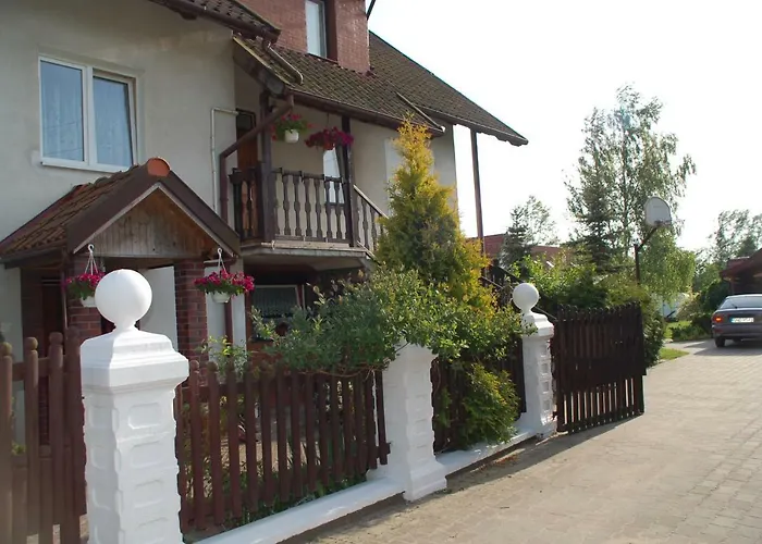 Goscinny Letni Dom Panstwa Grybek Stegna (Pomerania)